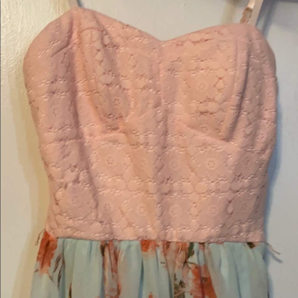 Dress - Picture 2 of 4